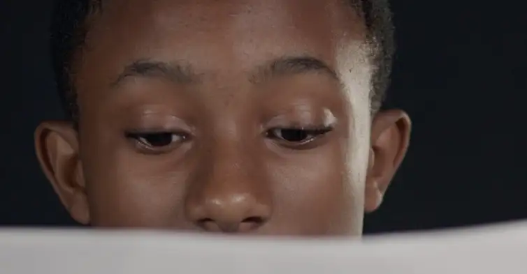 Cena do filme Cartas pela Paz. Produção fala sobre violência policial pelo olhar das crianças (Reprodução)