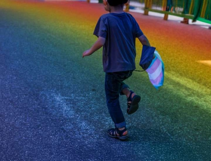 Infância ameaçada: mais de 100 projetos de lei atacam direitos de crianças LGBTQIA+