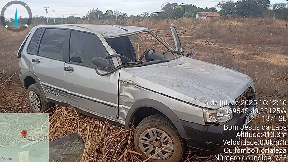 Carro de trabalho da vítima está inutilizado após perseguição que resultou em acidente- Imagens cedidas pela comunidade