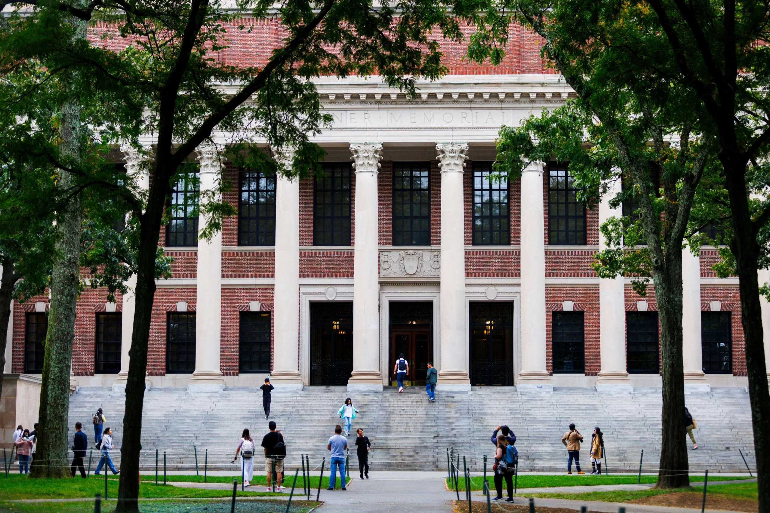 Os desafios enfrentados pelas pessoas trans no mercado de trabalho 2 A Universidade Harvard, EUA. Laços com a escravidão