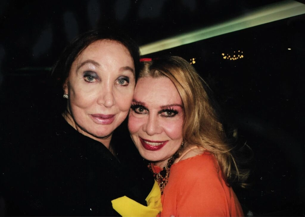 Pioneira, há 40 anos ela acolhe mulheres trans pela estética 3 Lala e RogériaFoto: Acervo pessoal
