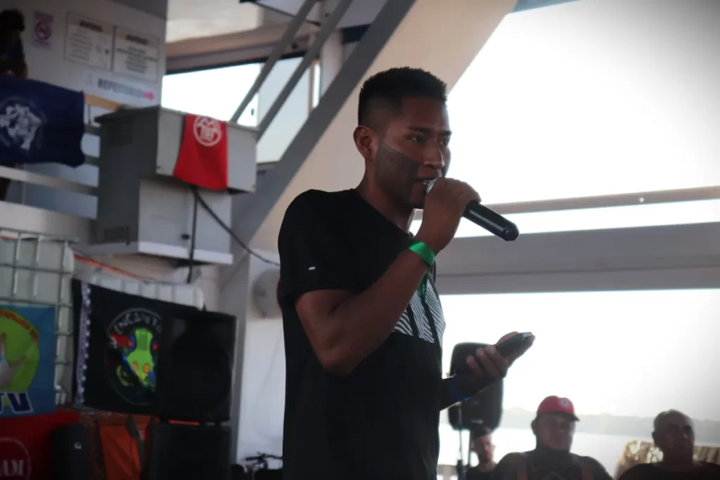 Caravana percorre rota da soja até a COP30 para alertar sobre danos do agronegócio 4 Comunicador e jovem líder indígena, Bepmoroi tem atuado para manutenção da memória do povo Kayapó. Foto: Lanna Paula Ramos/Tapajós de Fato