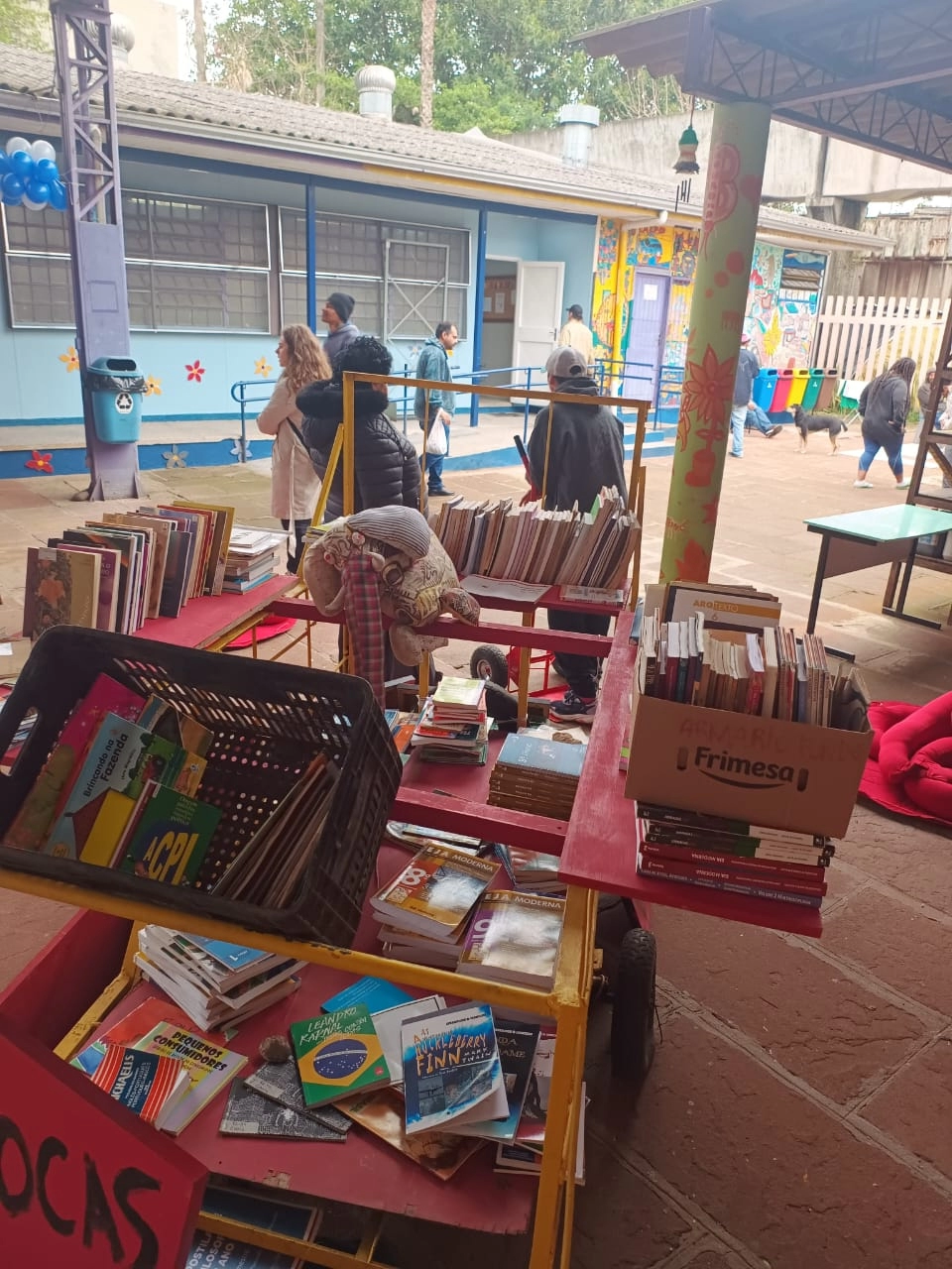Carrinho biblioteca é recolhido em Porto Alegre 2 “Quando pensei na biblioteca, num carrinho, eu queria passar à população de Porto Alegre que o papeleiro não carrega só ‘lixo’, carrega cultura também”, relembra o criador do projeto. (Foto: arquivo pessoal / Cristiano Sant’Anna)